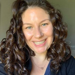 Meet your Posher, Angie